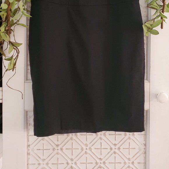 Black midi , pencil skirt.  Express store.  Size 2, back zipper.  Excellent cond - Picture 3 of 3